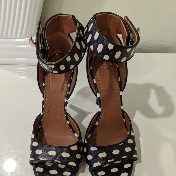 Givenchy Shark Lock Polka Dot Heels - Picture 4 of 5